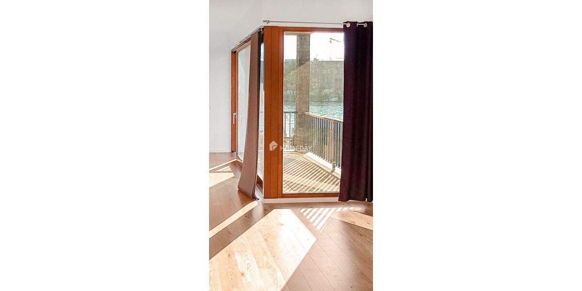 Moderne 2-Zimmer-Wohnung mit Balkon in erstklassiger Wasserlage und Blick auf die Spree 2 zimmer