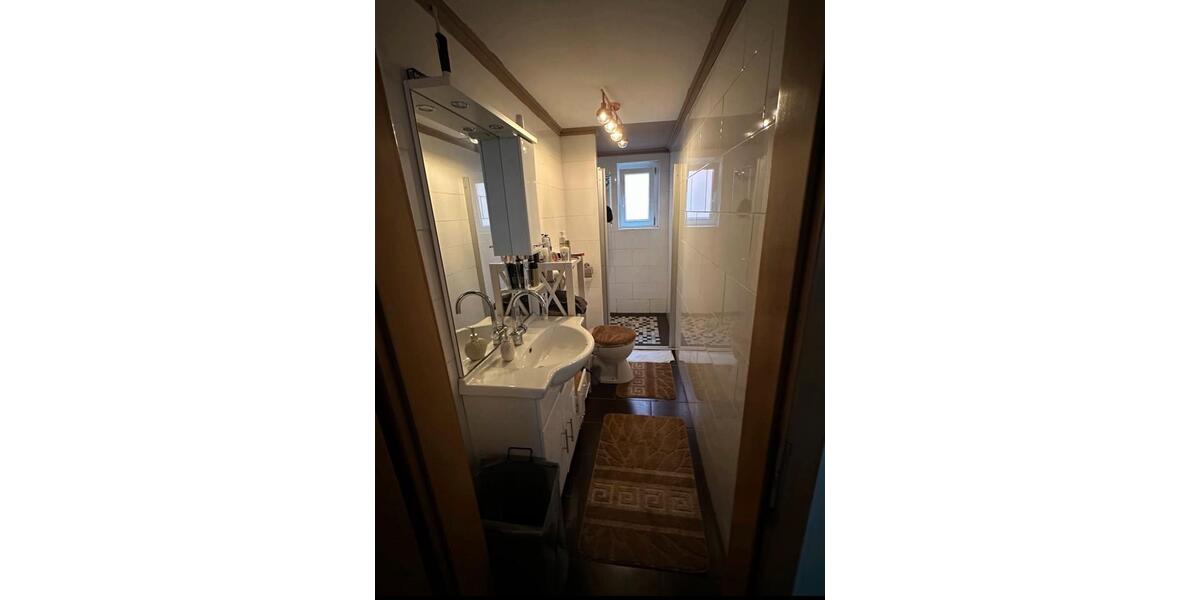 Doppelhaushälfte - 8 Zimmer, 110 m&sup2;, 99.999&euro; | Angebot:27002053