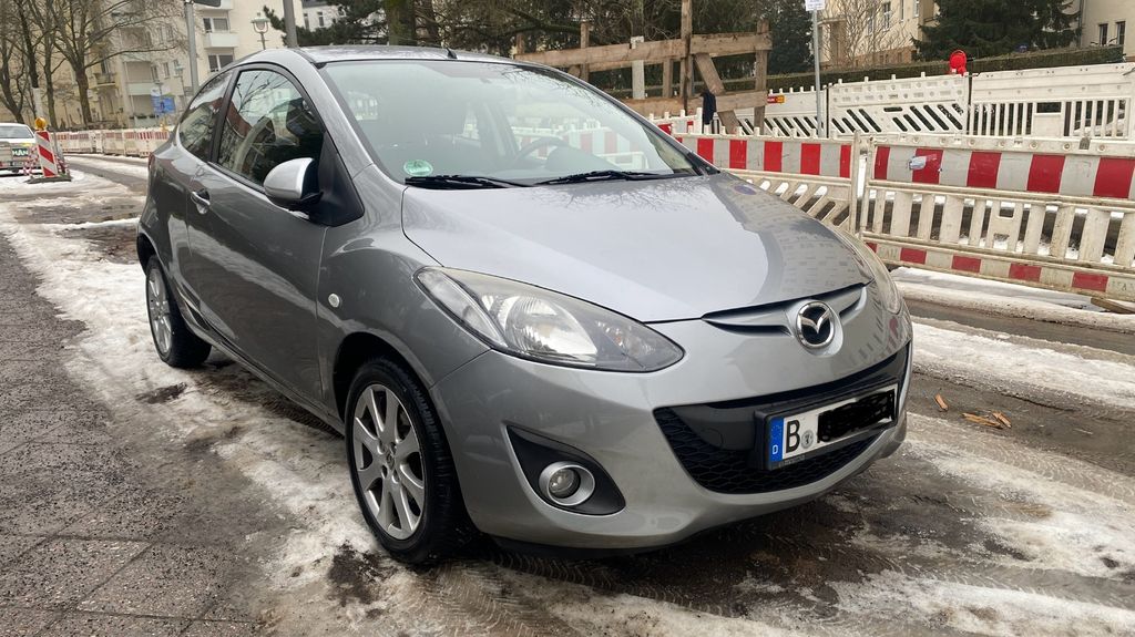 Mazda 2 98.000 km 3.999 &euro; Berlin 12057
