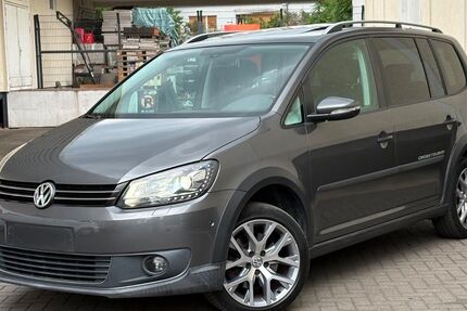 VW Touran 153.000 km 11.999 &euro; Berlin 12057