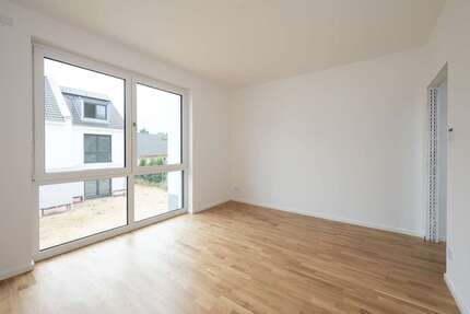 Haus Erkner - 4 Zimmer, 125 m&sup2;, 1.950&euro; | Angebot:24696200