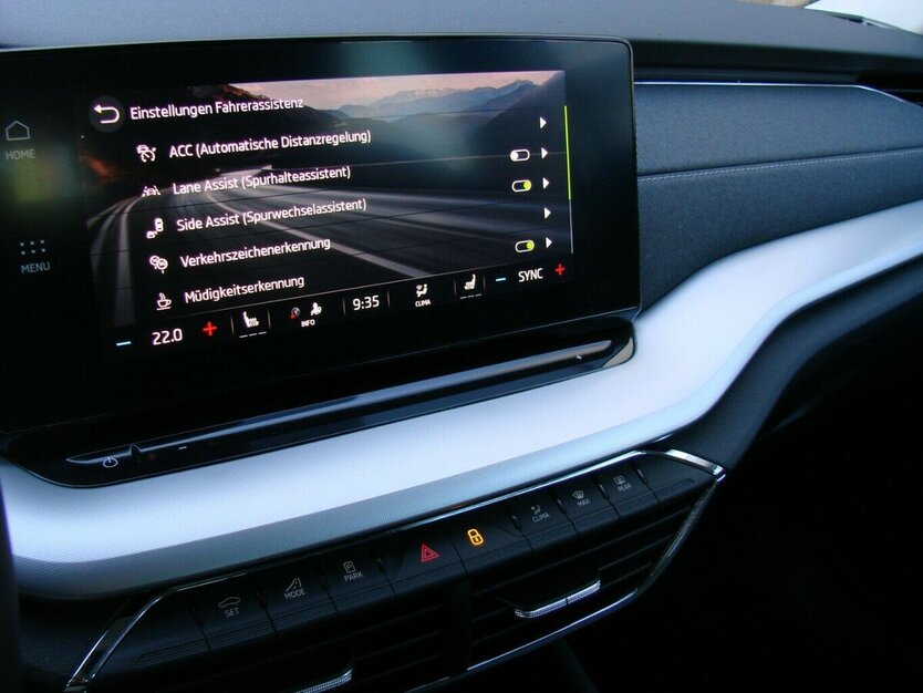 Skoda Octavia 2.0TDI Style ACC Columbus HeadUp AHK 48.103 km 27.480 € Falkensee 14612