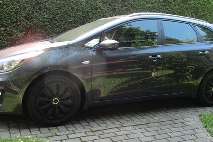 Kia ceed Sportswagon 199.000 km 7.898 &euro; Berlin 13053