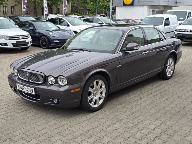 Jaguar XJ 118.000 km 12.890 € Berlin 12247