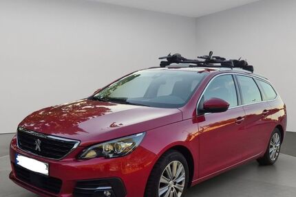 Peugeot 308 89.000 km 8.900 &euro; Berlin 13089