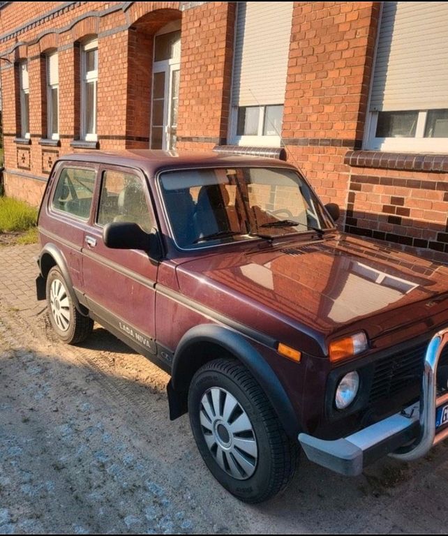 Lada Niva 77.000 km 7.000 € Berlin Mitte 10179