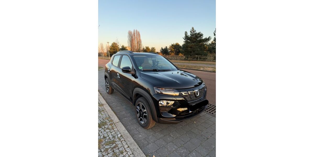 Dacia Spring 2.100 km 10.600 &euro; Berlin 12487