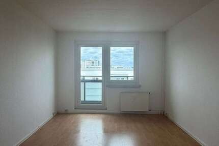 Wohnung Berlin Hellersdorf - 4 Zimmer, 83 m&sup2;, 969&euro; | Angebot:27318362