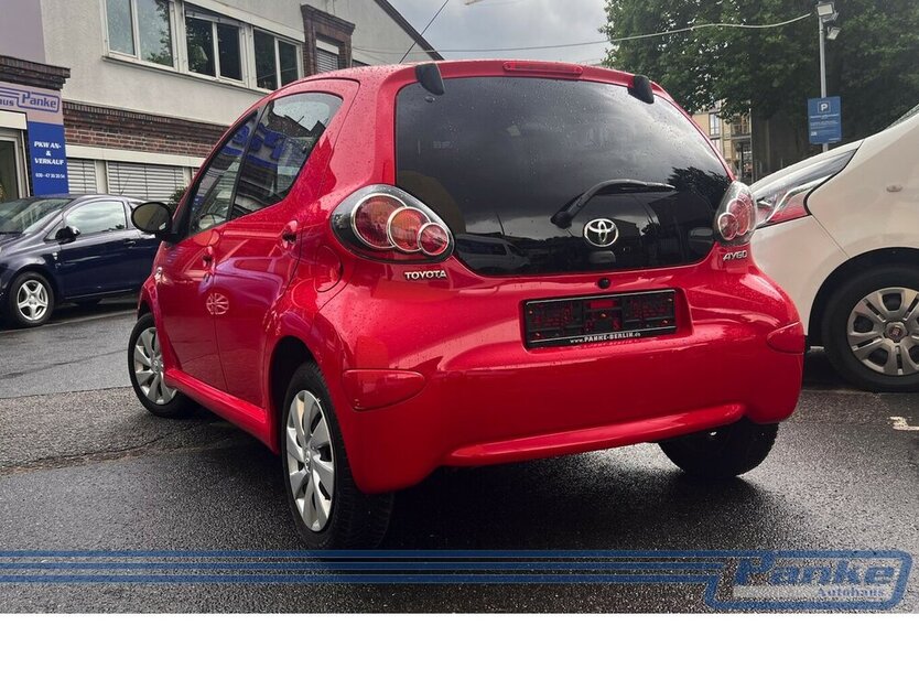 Toyota Aygo Cool Go 5trg*NAV*BT*Klima*LED*USB*Allwetter 119.619 km 5.890 € Berlin 13187