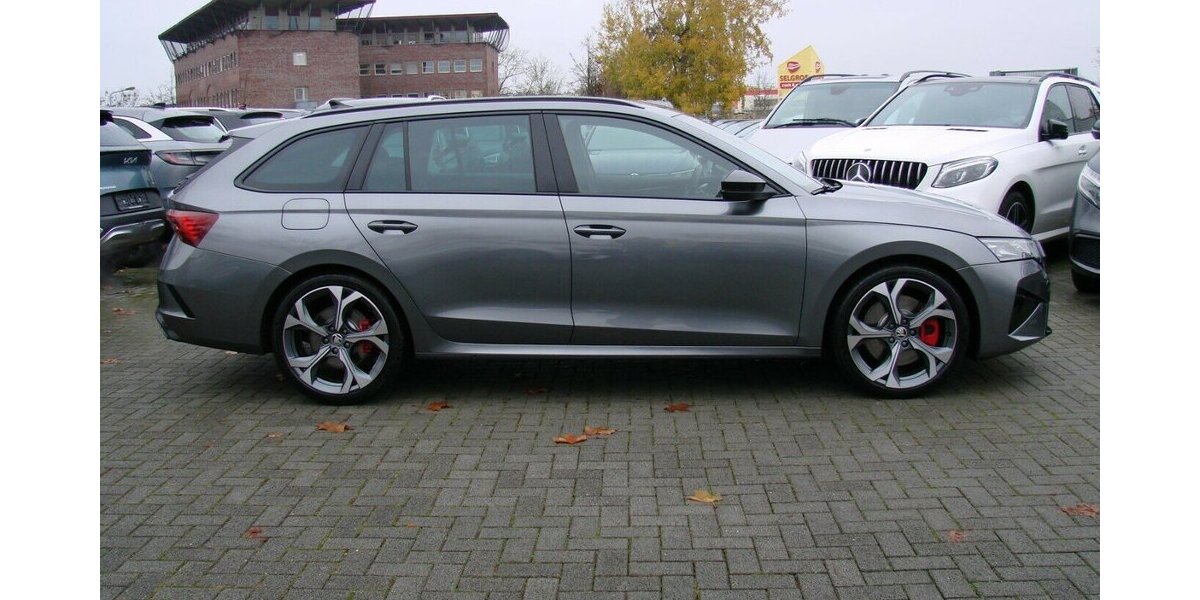 Skoda Octavia RS 2.0TSi AHK ACC LED Kamera 4.466 km 36.980 &euro; Falkensee 14612
