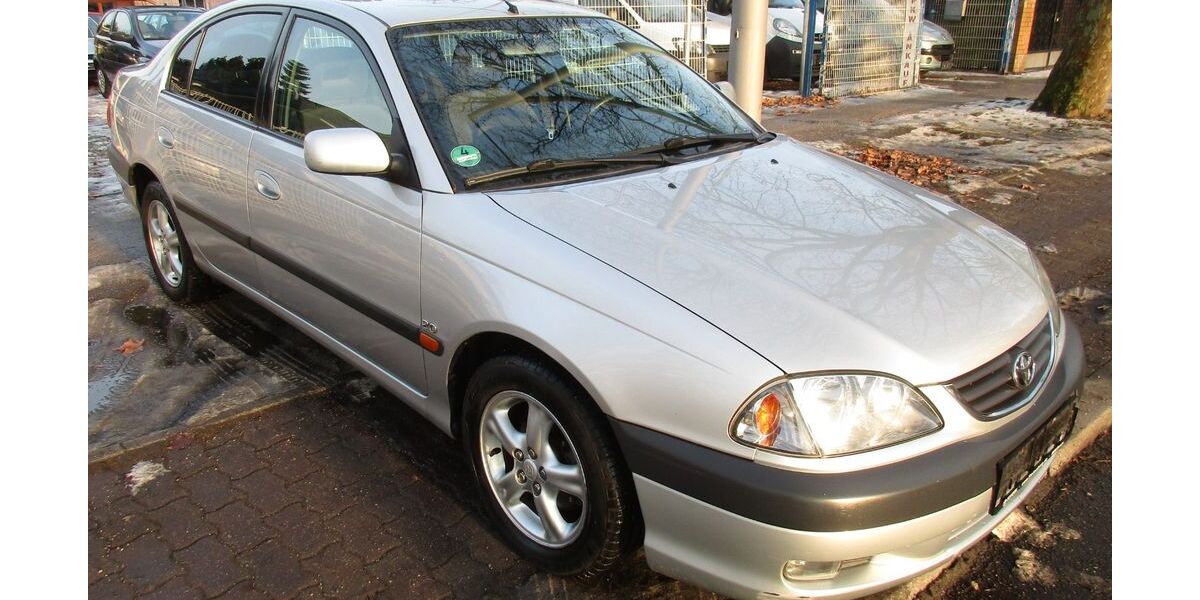 Toyota Avensis 196.000 km 2.950 &euro; Berlin 12357
