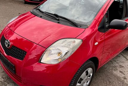 Toyota Yaris 98.123 km 5.990 &euro; Berlin 12559