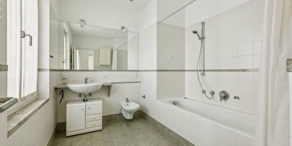 Etagenwohnung Berlin Charlottenburg - 5 Zimmer, 154 m&sup2;, 1.075.000&euro; | Angebot:26738347