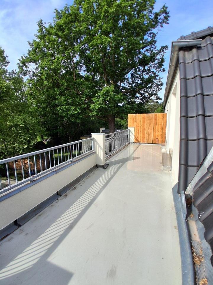Schöne neu errichtete 3 bis 4 Zimmer-Dachgeschosswohnung mit geh. Innenausstattung und Dachterrasse zimmer