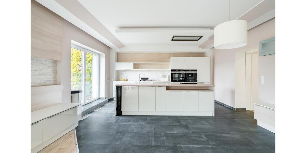 Leben und Arbeiten in Großziethen – Zweifamilienhaus mit großem Garten und Gewerbeeinheit 6 zimmer