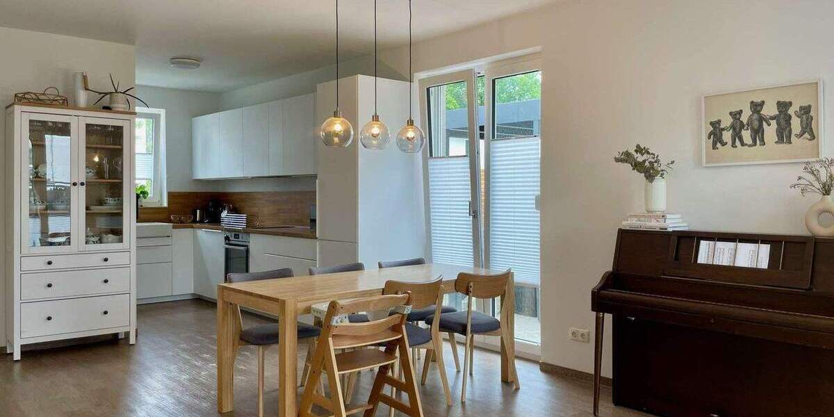 Doppelhaushälfte Berlin Altglienicke - 4 Zimmer, 134 m&sup2;, 2.200&euro; | Angebot:25821698