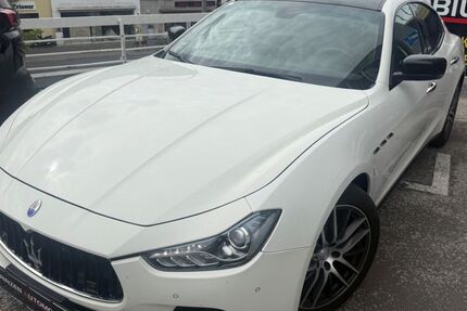 Maserati Ghibli 106.000 km 24.990 € Berlin 10827