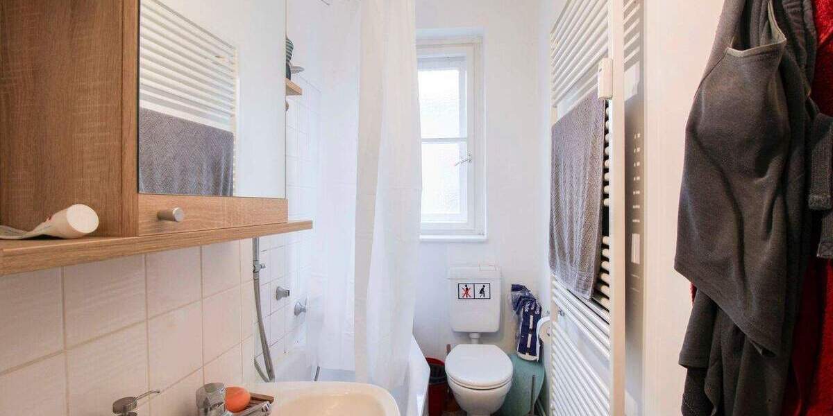 Vermietet: Gepflegte 2-Zimmer-ETW mit Balkon und Kellerabteil im Kissingenviertel (Denkmalschutz) 2 zimmer