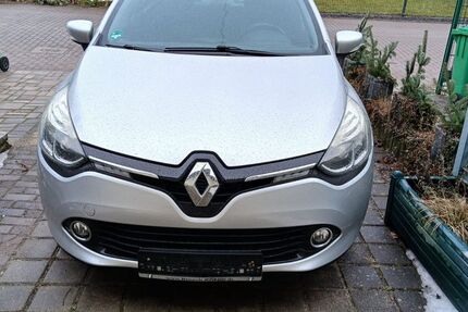 Renault Clio 111.000 km 4.950 &euro; BLANKENFELDE 15827