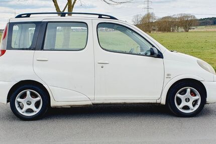 Toyota Yaris 146.556 km 1.800 &euro; Berlin 13629