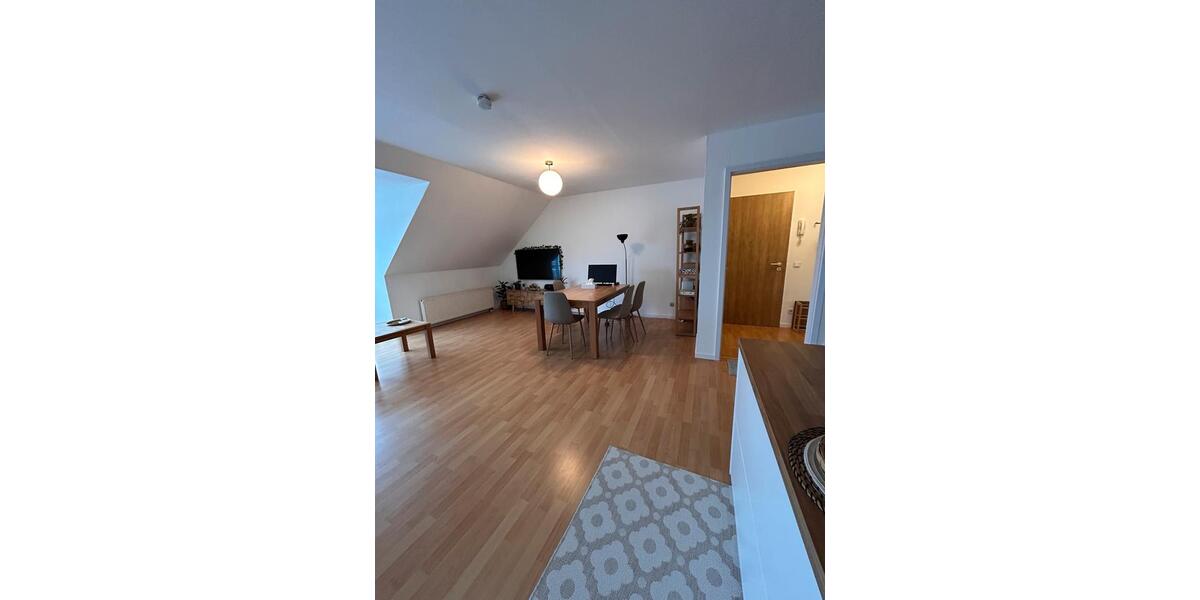 Dachgeschoßwohnung Berlin Lichtenberg - 2 Zimmer, 60 m&sup2;, 1.200&euro; | Angebot:24850001