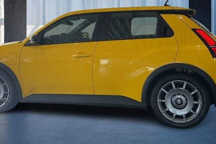 Renault R 5 1.589 km 24.990 &euro; Berlin 13055