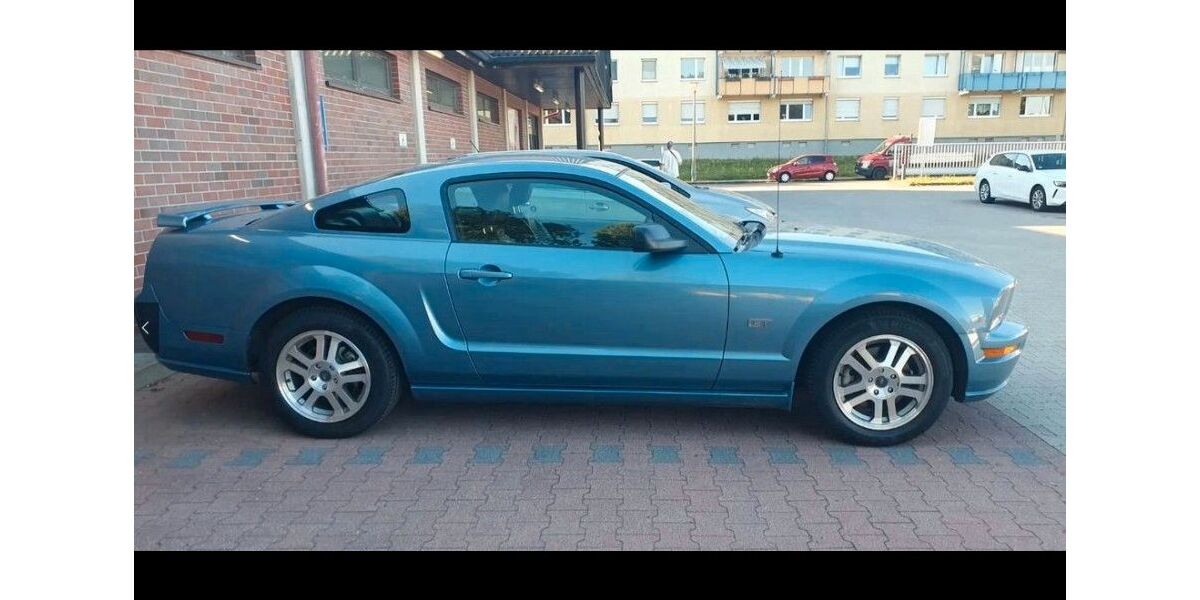 Ford Mustang 82.000 km 15.400 &euro; Berlin 13088