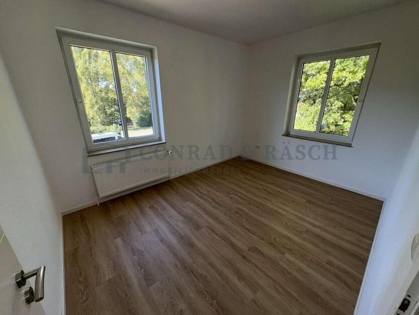 Geräumige 4-Zimmer-Wohnung mit Stellplatz – Ihr neues Zuhause wartet zimmer