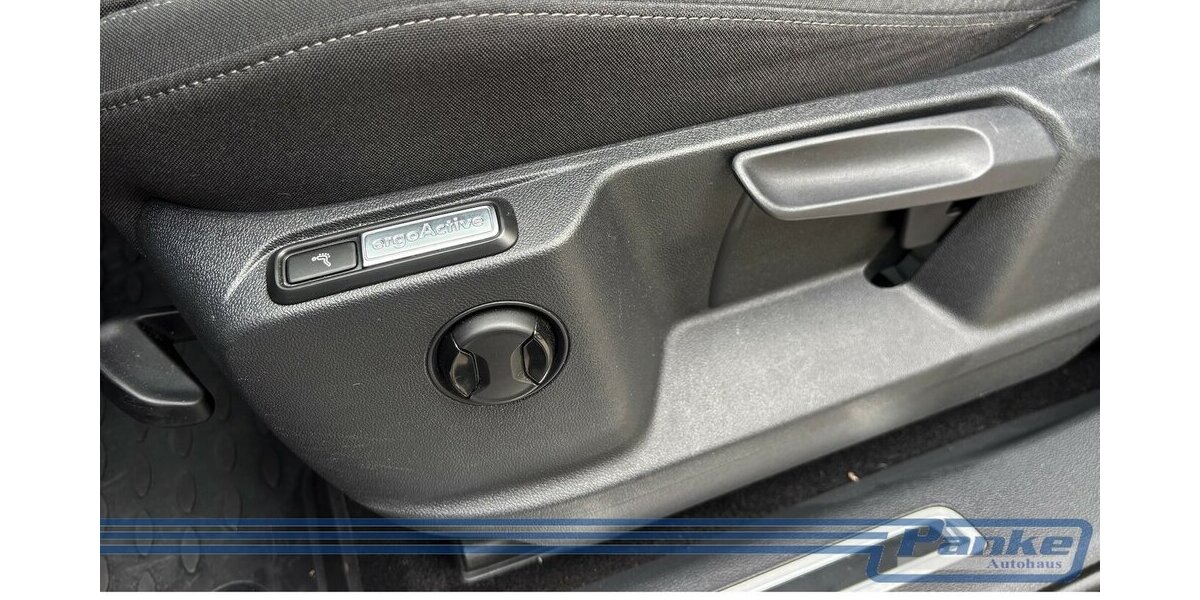 VW Tiguan Highline BMT 2.0 DSG*AHK*LED*RFK*ACC*CarP 160.966 km 19.990 &euro; Berlin 13187