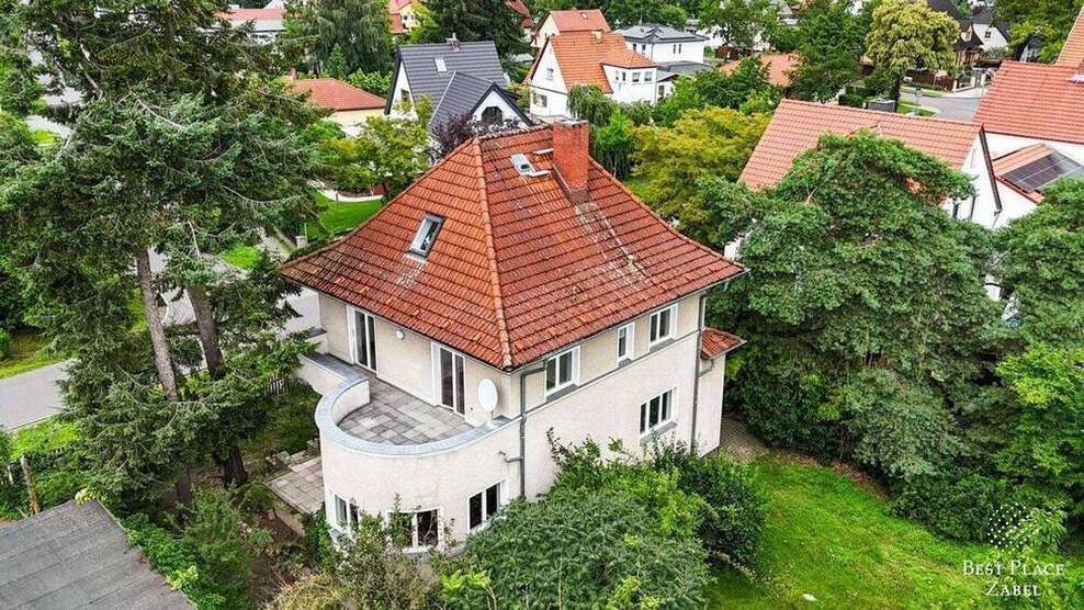 Wohnen im Grünen mit Potenzial: Bezugsfreies Haus mit Garten vor den Toren der Hauptstadt