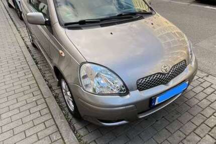 Toyota Yaris 115.000 km 2.010 € Berlin 12627