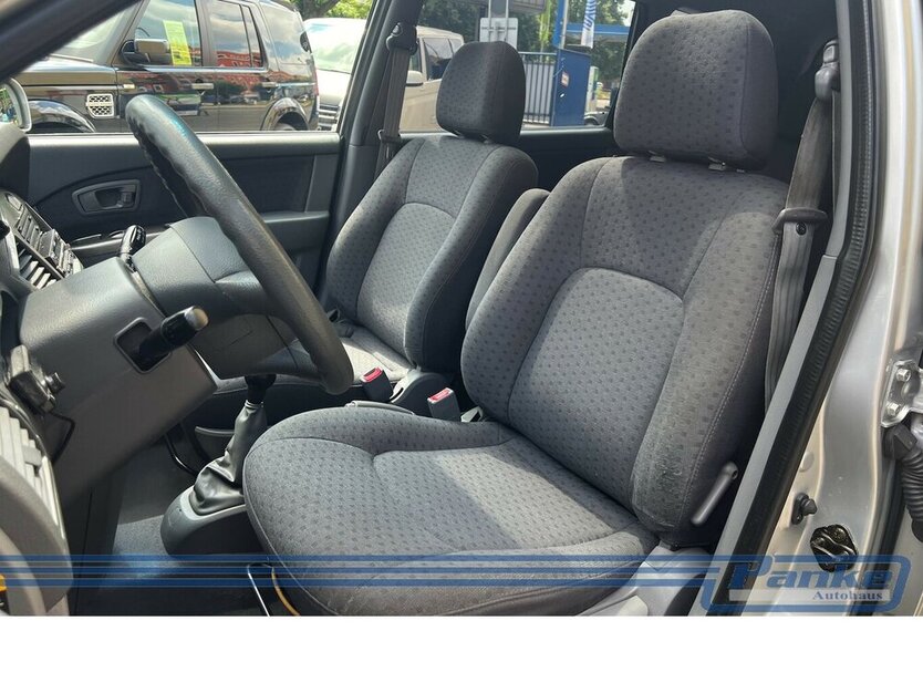 Kia Carens 2.0 16V EX Van*SchiebeD.*Klima*PDC*Bluet* 109.096 km 1.100 € Berlin 13187