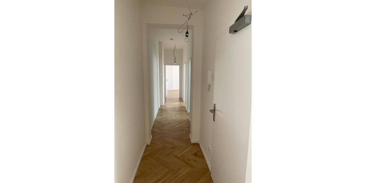 Dachgeschoßwohnung Berlin Tempelhof-Schöneberg - 3 Zimmer, 95 m&sup2;, 2.300&euro; | Angebot:26443460