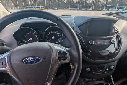 Ford Tourneo Courier 65.000 km 9.800 &euro; Berlin 14052