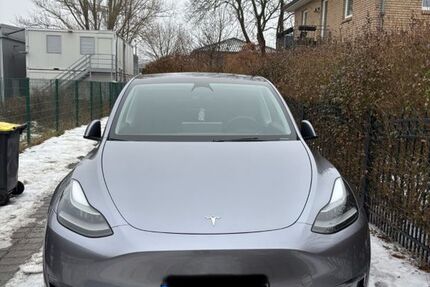 Tesla Model Y 44.985 km 42.900 &euro; Berlin 12524