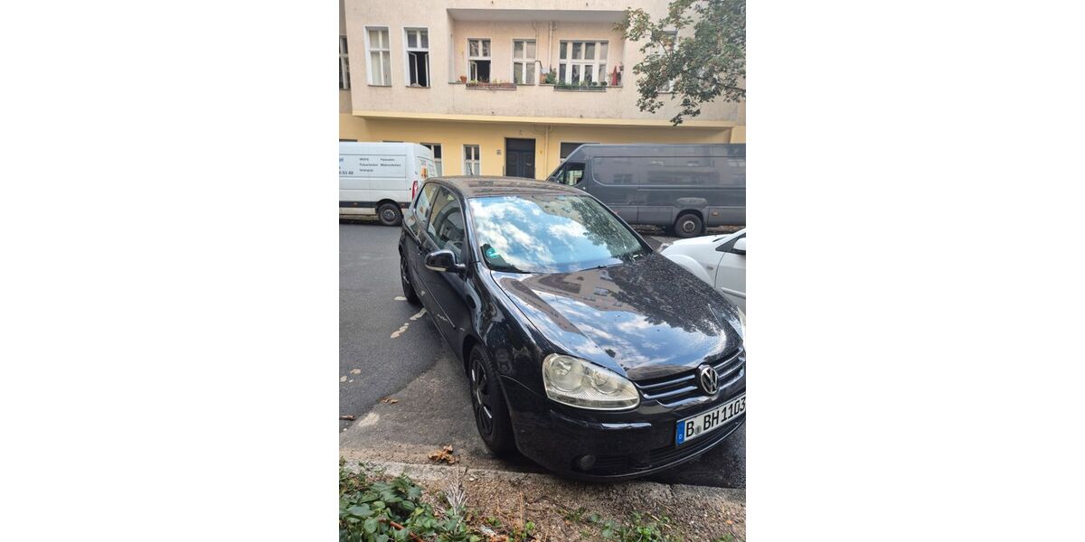 VW Golf 143.000 km 2.450 &euro; Berlin 10717