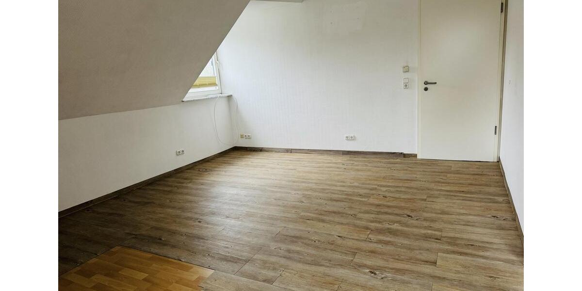 Dachgeschoßwohnung Glienicke/Nordbahn Nordbahn - 3.5 Zimmer, 111 m&sup2;, 1.500&euro; | Angebot:26622452