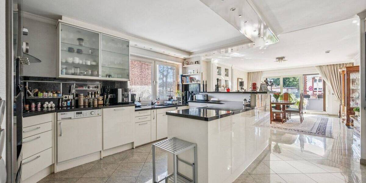 Etagenwohnung Berlin Steglitz - 7 Zimmer, 243 m&sup2;, 972.000&euro; | Angebot:26211323