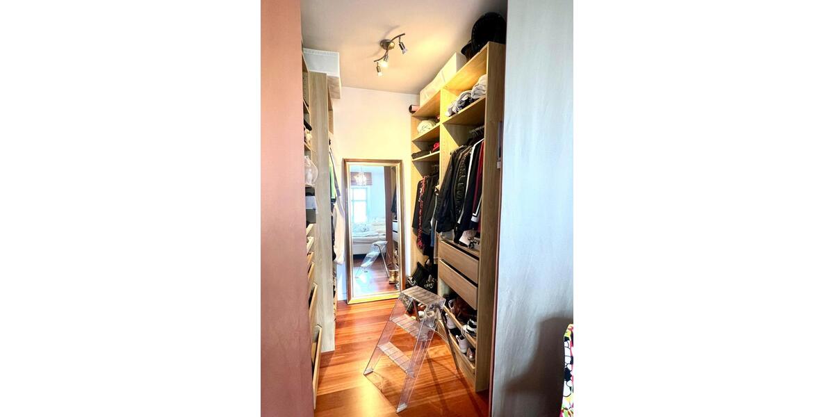 Helle, liebevoll gestaltete 4-Zimmer-Altbau-Oase mit West-Balkon 4 zimmer