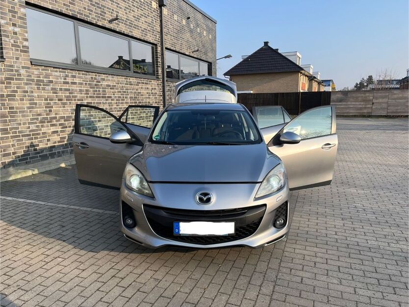 Mazda 3 70.600 km 8.750 € Berlin 13156