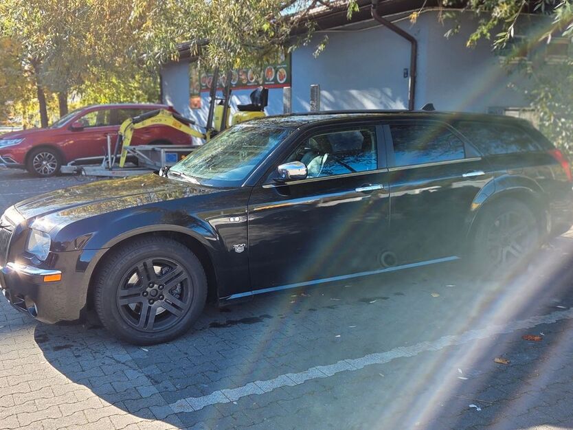 Chrysler 300C 301.110 km 3.399 € WERNEUCHEN 16356