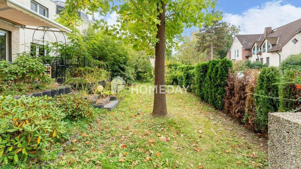 Stilvolles 5-Zimmer-Reihenendhaus mit besonderer Architektur und schönem Garten in Frohnau 5 zimmer