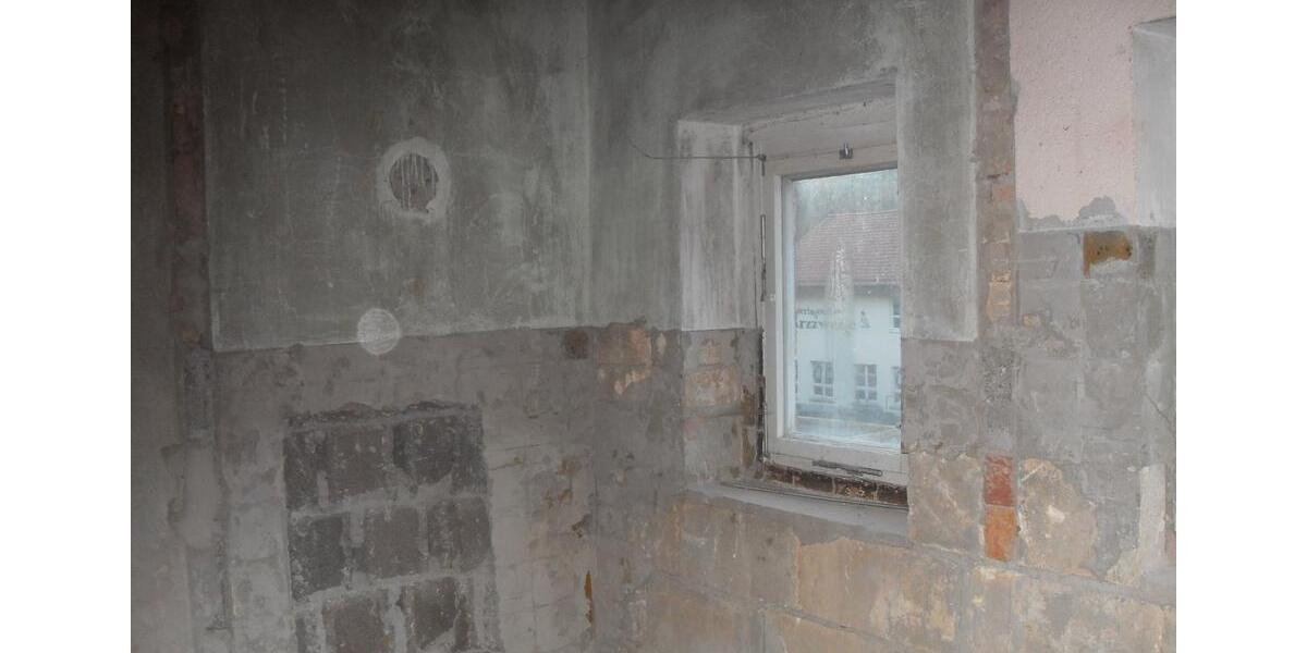 Einfamilienhaus - 5 Zimmer, 130 m&sup2;, 49.000&euro; | Angebot:25987354