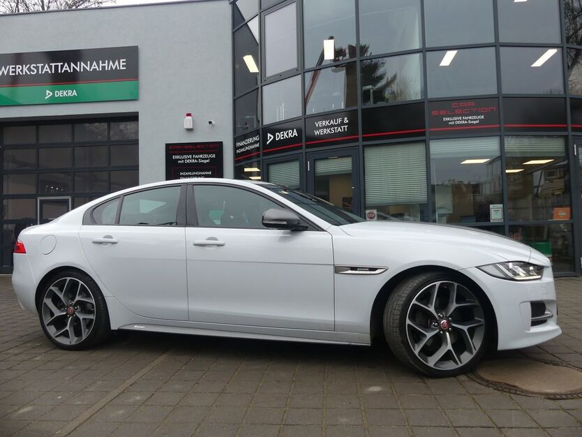 Jaguar XE 110.234 km 17.400 € Berlin 13156