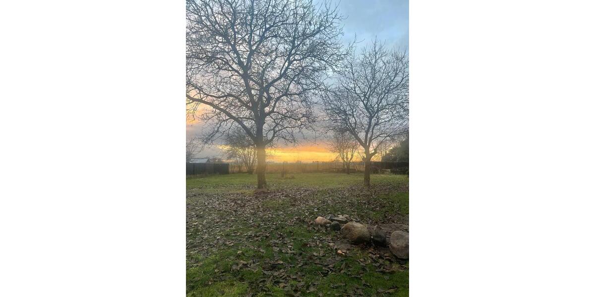 Wohnhaus renovierungsbedürftig mit großem Garten. Kaltmiete 6 zimmer