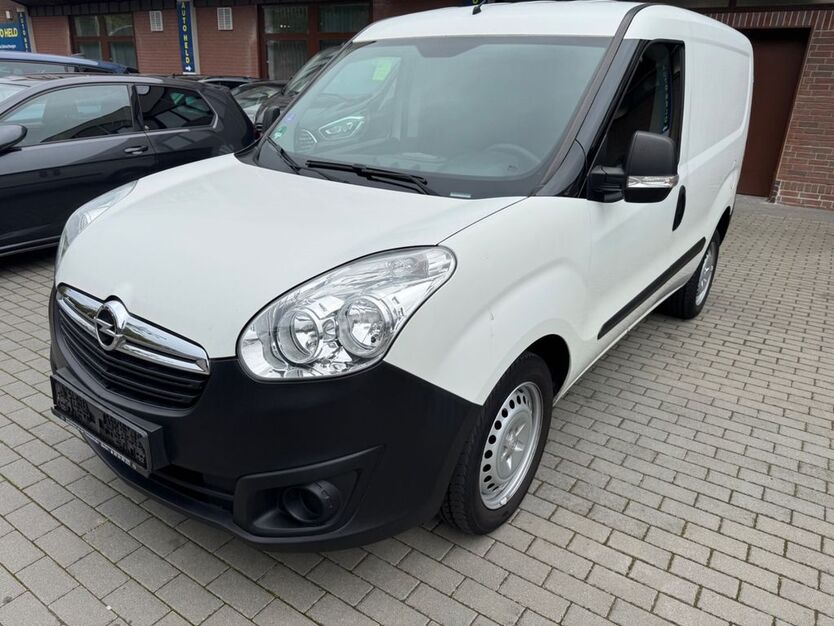 Opel Combo 114.000 km 6.900 € Berlin 13599