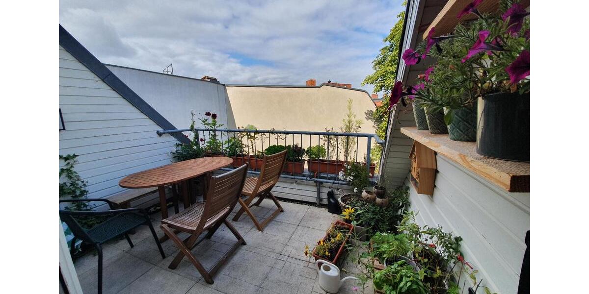 Dachgeschoßwohnung Berlin Charlottenburg-Wilmersdorf - 4 Zimmer, 120 m&sup2;, 1.700&euro; | Angebot:24662363