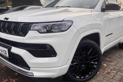 Jeep Compass 23.831 km 25.996 &euro; Berlin 13127