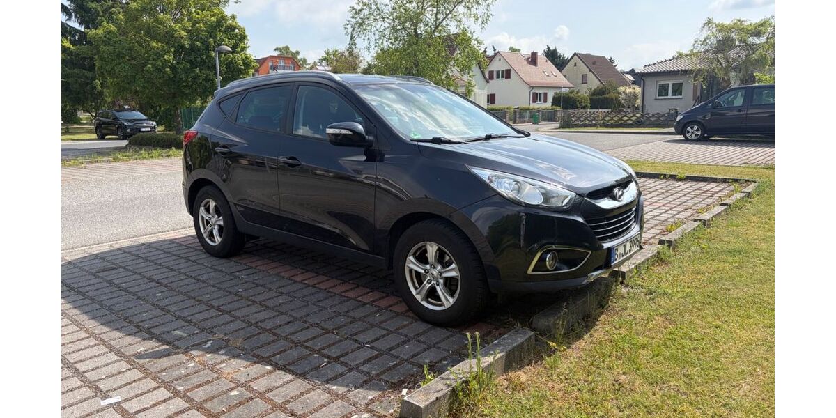 Hyundai ix35 121.600 km 7.699 &euro; Dahlewitz 15827