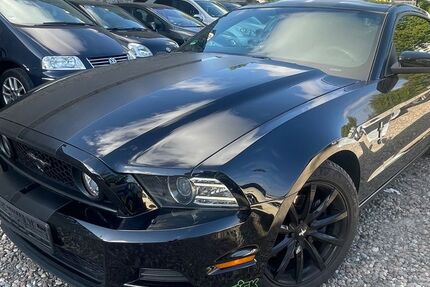 Ford Mustang 181.000 km 14.950 &euro; Berlin 10245